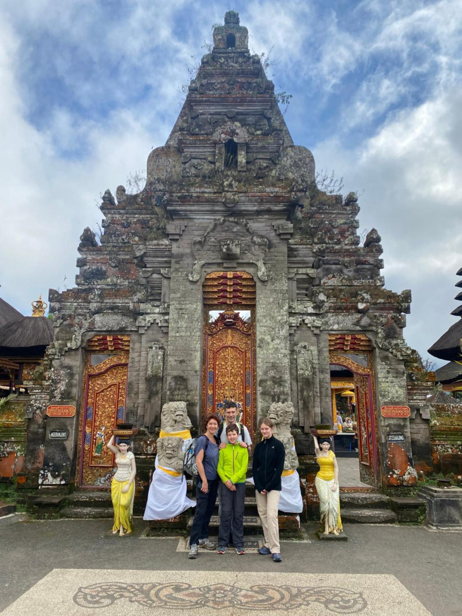 Sunwukong Guest House Ubud Esterno foto
